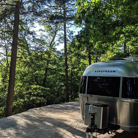 Airstream Caravel 2020 Loblolly Pines Adventure Camp Hotel Eureka Springs Kültér fotó